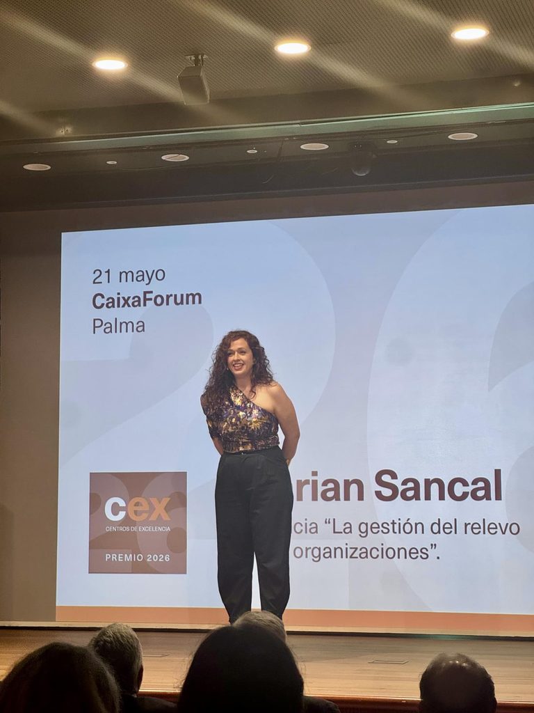 Marián Sáncal presentando los Premios CEX 2026 en CaixaForum Palma.