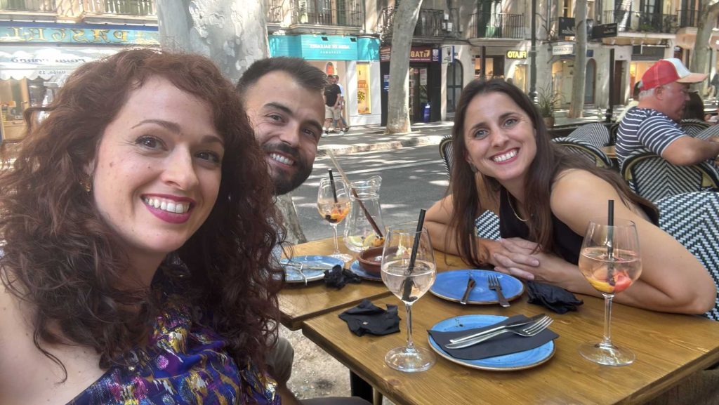 Un momento de celebración y descanso en Palma durante los Premios CEX 2026.